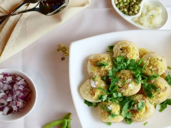 Dahi Bateta Sev Poori